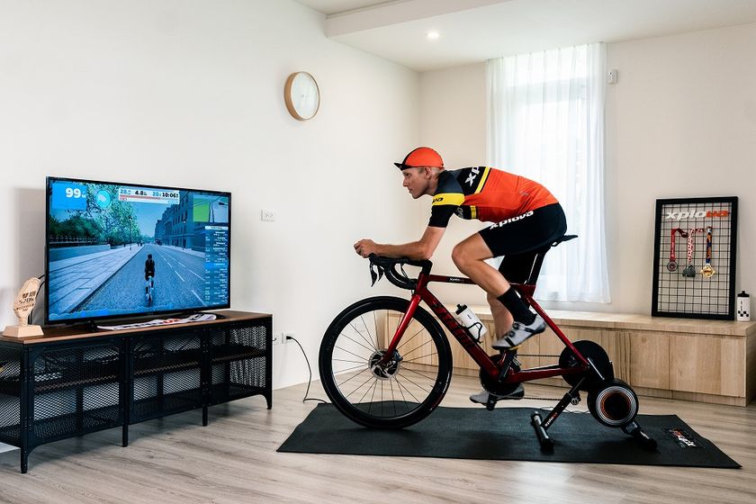 気分はもう屋外！昨今の在宅需要にマッチしたスマートトレーナーの新モデルを発売！