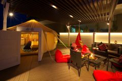 今、話題のグランピング施設が新たに島原温泉ホテル南風楼に誕生！　GLAMPING OLIVE TERRACE SHIMABARA(グランピング・オリーブ・テラス・しまばら)　一日一組限定の贅沢なプライベート空間を叶えます。