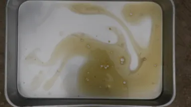 作業現場は油だらけ