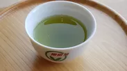 新緑の色合と香りの新茶です。