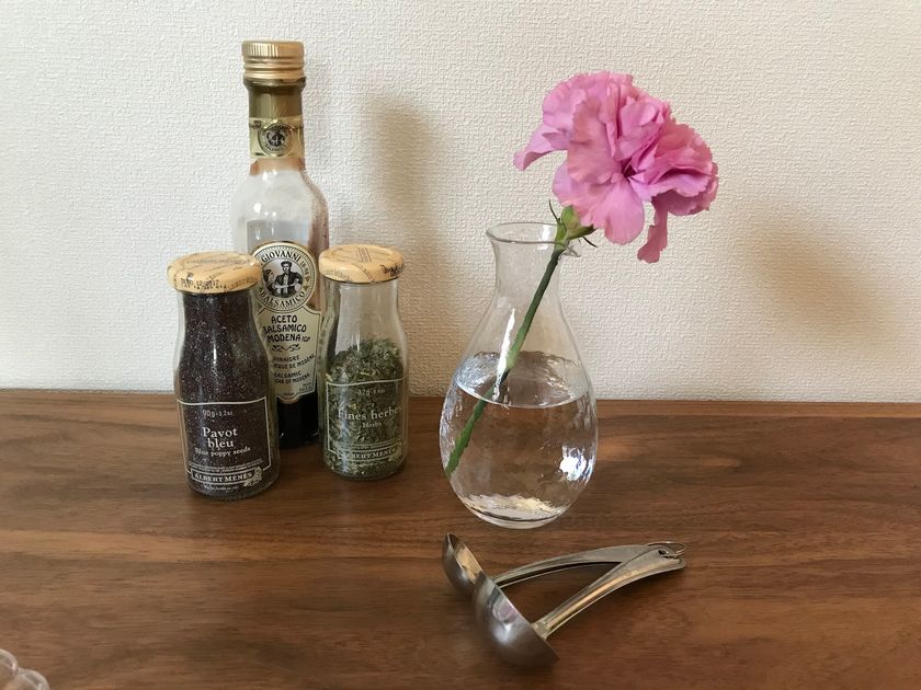 5月10日(日)は母の日。日比谷花壇デザイナーの
 #おうち時間を楽しもう！母の日ギフト 特別企画
多彩なアレンジで、
家族それぞれの想いを母の日ギフトに。
