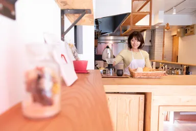 オリジナル焙煎コーヒーやオーガニックティーなどドリンクにもこだわる