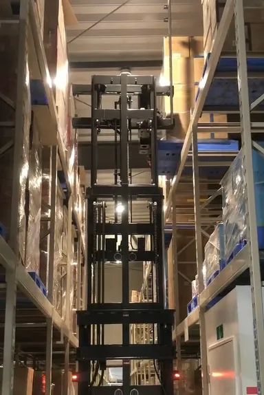 高所へのパレット積載_2