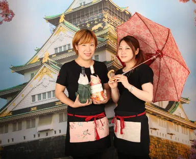 着物のリメイク日傘、ボトルケースも制作しています。