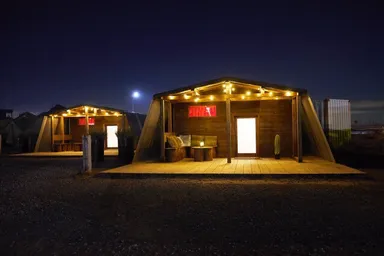 ログテント外観(夜)