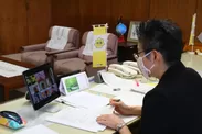 市議会感染症対策会議にオンラインで出席する齋藤議長