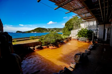 敷地内に源泉があり高濃度な温泉