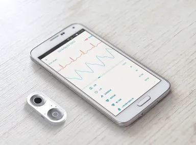 CLOUDMED iCAREとスマホ