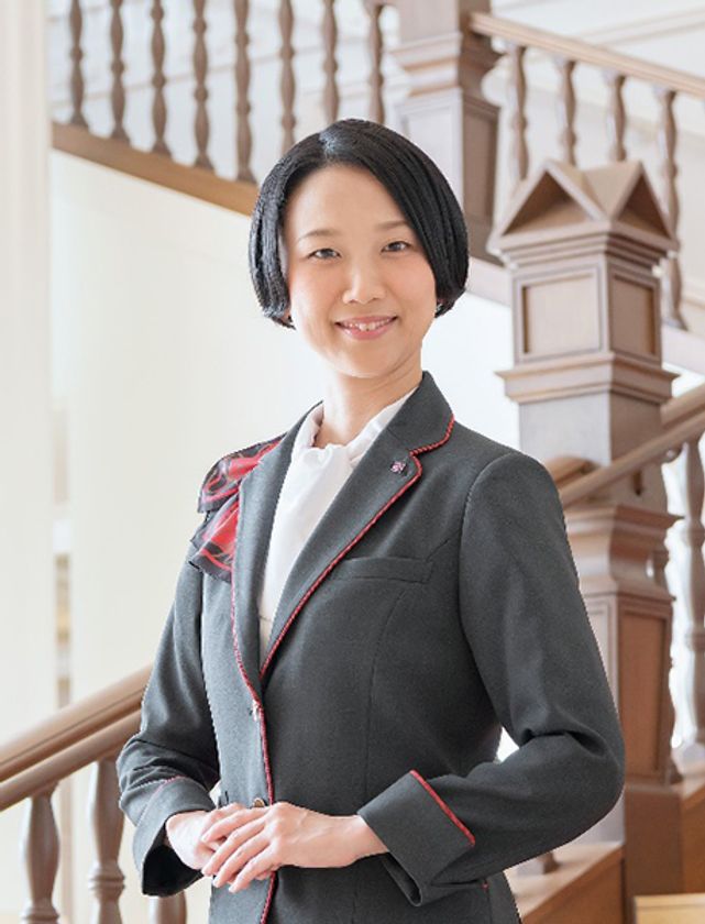 宝塚大劇場オフィシャルホテル
新しい宝塚ホテル支配人に元・宝塚歌劇団 憧花 ゆりのさんが就任
2020年6月21日(日)宝塚大劇場の西隣に移転開業