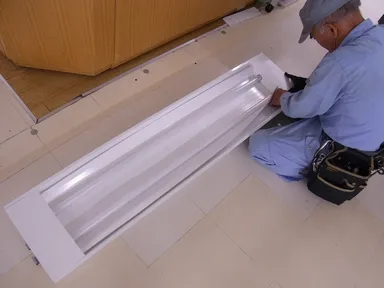 東芝直管形LEDベースライト