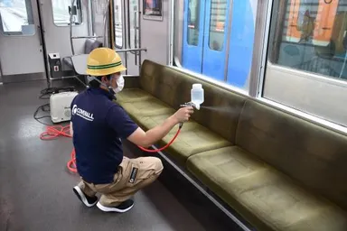 抗ウイルス・抗菌剤 噴霧の様子