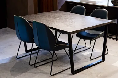 来場者の中から抽選で15万円相当のテーブルをプレゼント