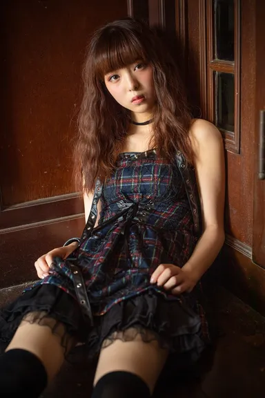 『デジタル原色美女図鑑　吉澤瑠莉花　Last Lolita』より