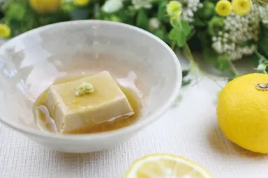 ごま豆腐ゆずあん添え