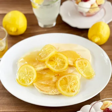 パンケーキのレモンコンポート掛け