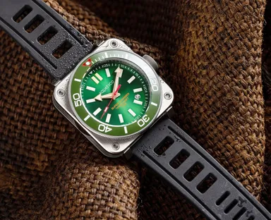 抜群の付け心地ラバーストラップ