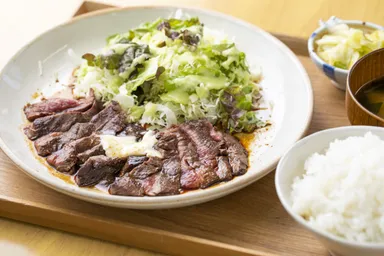 足柄牛 ガーリックステーキプレート 120g(2,180円)