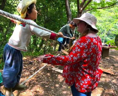 自然の中での遊びは無限大！子供の好奇心・想像力を育みます