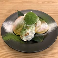 『幸せのパンケーキ』季節限定・新メニュー発売　香港 K11店より逆輸入「宇治抹茶の濃厚ムースパンケーキ」7月6日(月)～8月5日(水)期間限定販売