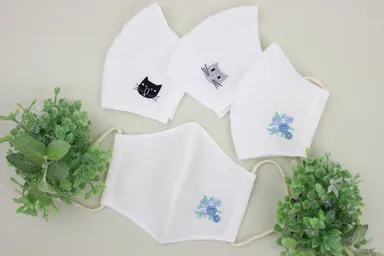 ワンポイントの刺繍が入った遊び心あるタイプもございます。※刺繍は「ネコ」「小さなお花」がございます。