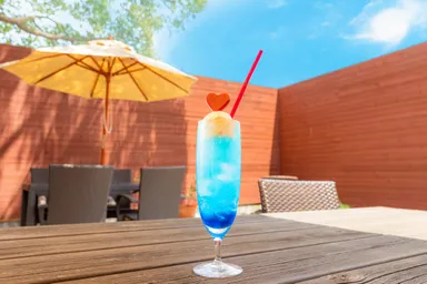 幻想的な下田の海を表現した“神秘の龍宮クリームソーダ”