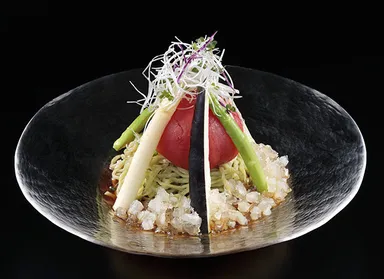 「まるごとトマトふかのひれジュレの冷やし麺　東京江戸赤酢と共に」(税込1,680円)