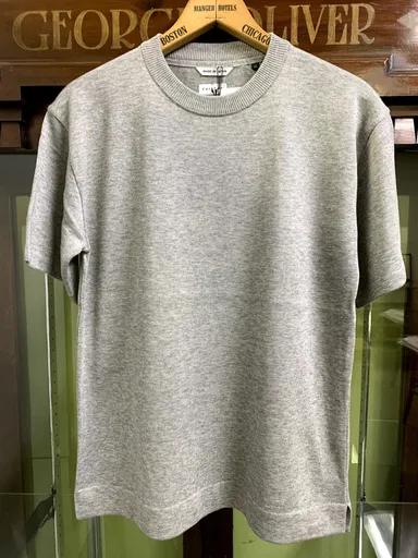 クルーネックプレーンニットTシャツ インディゴブルー ￥13,000(税別)