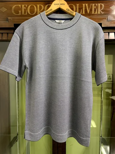 ボーダークルーネックニットTシャツ 白／インディゴブルー ￥13,000(税別)