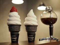 ソフトクリーム専門店「DAIMYO SOFTCREAM」の新業態が渋谷のMIYASHITA PARKに8月4日(火)オープン！～見た目も華やかな光サイフォンコーヒーも登場～