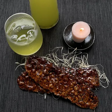 天セットのお菓子とお茶と和蝋燭