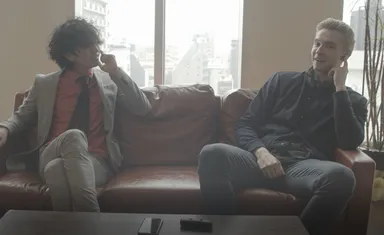 非接触型翻訳イヤホンD'gettie TE-03　イヤホンシェア　2人で翻訳会話