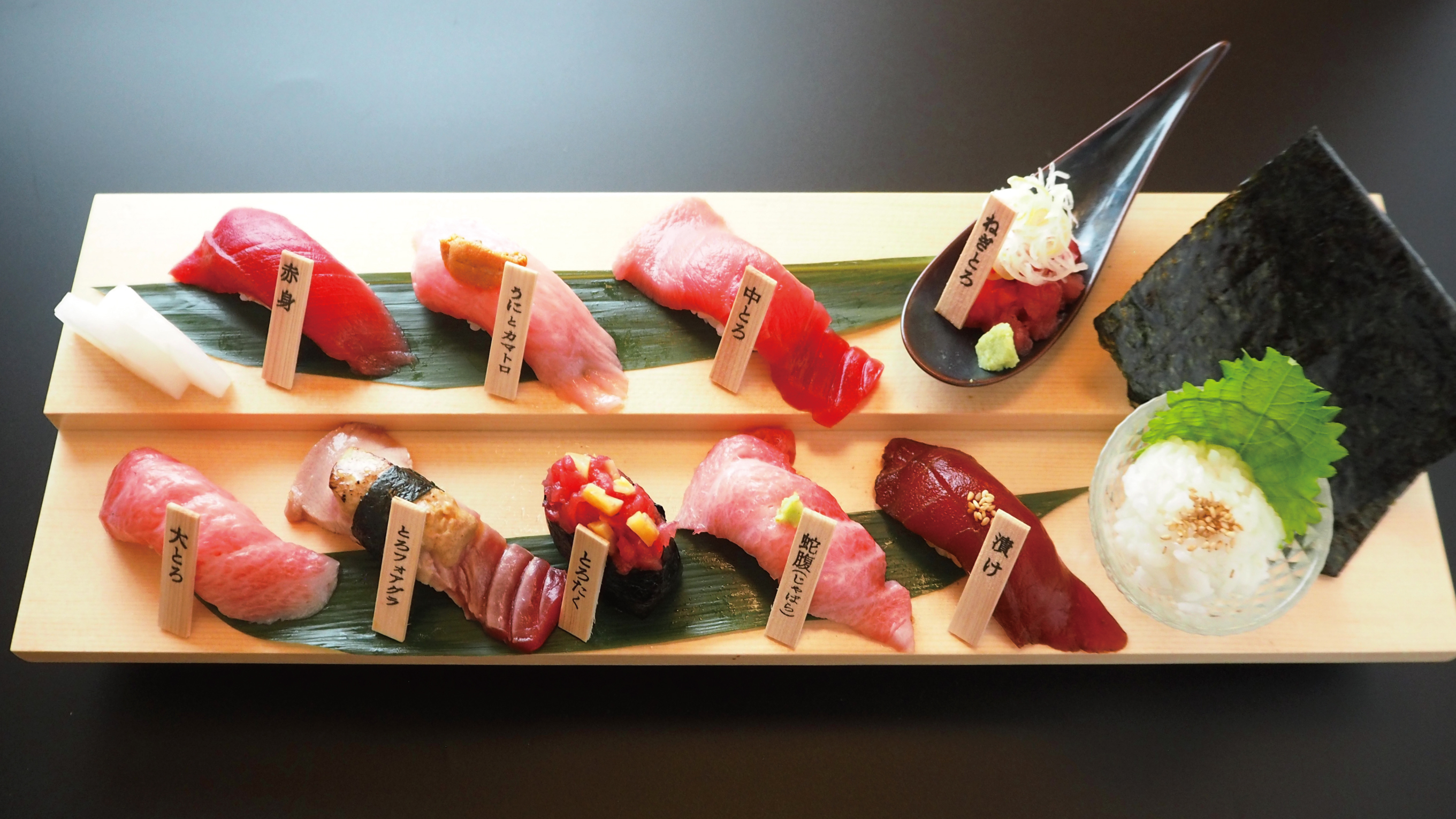 究極の大とろ蛇腹など希少な 生本まぐろ を味わい尽くす ひな段盛り をすし遊館あさひにて8月7日 金 より販売開始 株式会社やまとのプレスリリース 究極の大とろ蛇腹など希少な 生本まぐろ を味わい尽くす ひな段盛り をすし遊館あさひにて8月7日 金 より販売開始 株式会社やまとのプレスリリース