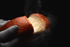 パティシエがつくるこんがり焼きたてパン「久地パン」をOPEN！便利なUber Eatsに対応、オンラインショップも開設