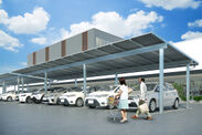 ネクストエナジー、両面発電モジュールを採用した屋根建材一体型カーポート「Dulight」を8月20日に販売開始
