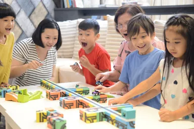 家族・友達と楽しめる知育玩具「Qbi toy」