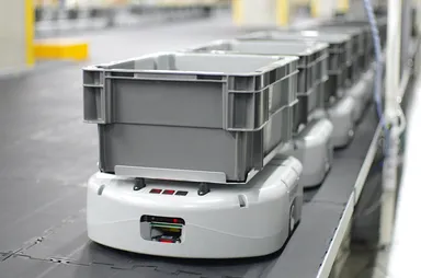 バッテリー消耗時はエリア内充電ステーションで自ら充電する頼もしい働きぶり