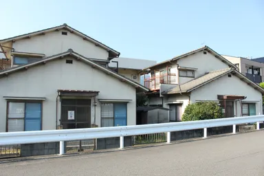 (テレワーク対応型お試し移住用住宅を新築する旧医師住宅敷地)