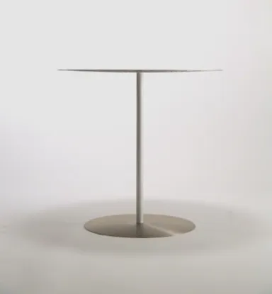 世界最薄レベルのアルミ製テーブル(真横)