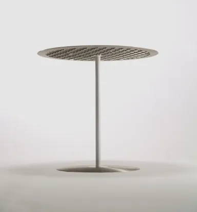 世界最薄レベルのアルミ製テーブル(斜め横)