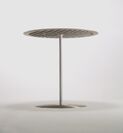 世界最薄レベルのアルミ製テーブル(斜め横)
