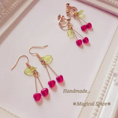 さくらんぼピアス