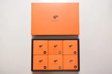 ギフト用はオリジナルBOXに入れて