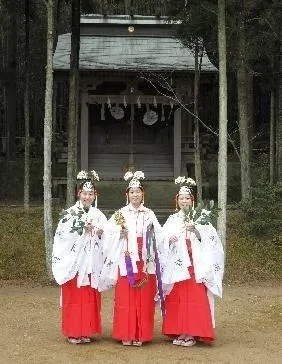 3人のさくらふくむすめ