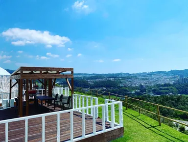 グランピング施設と景色