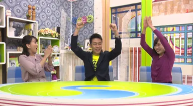 勝ち抜き喜ぶ蛭川アナ