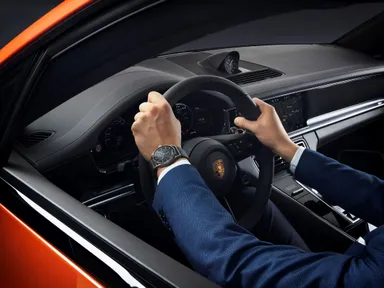 パナメーラの内装と時計