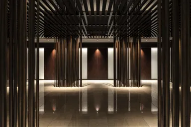 想いでの人と静かに向き合える厳かな空間