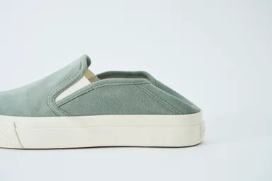 かかとが折れる