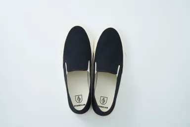 ブラックキャンバス