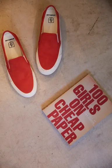 レッドキャンバス